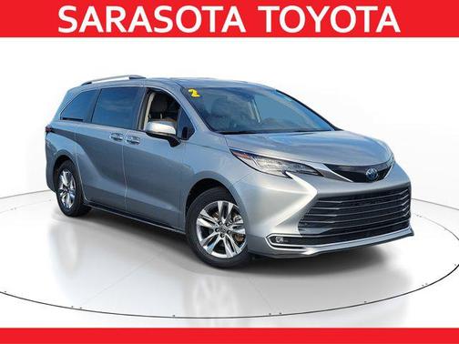 2022 Toyota Sienna Limited