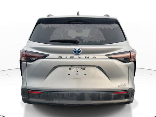 2024 Toyota Sienna XLE 8 Passenger