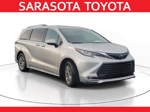 2024 Toyota Sienna XLE 8 Passenger