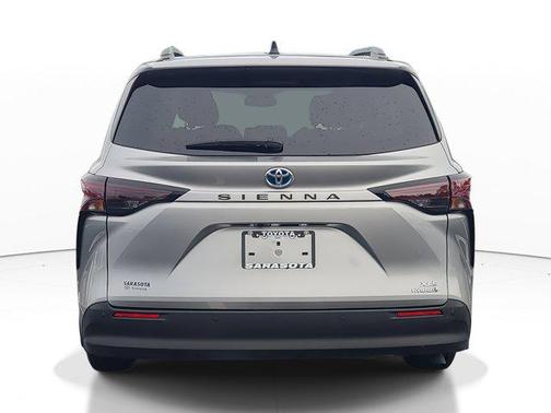 2024 Toyota Sienna XLE 8 Passenger