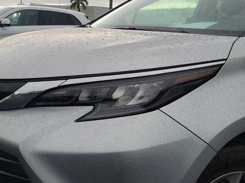 2024 Toyota Sienna XLE 8 Passenger