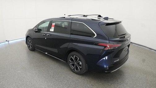2025 Toyota Sienna Platinum