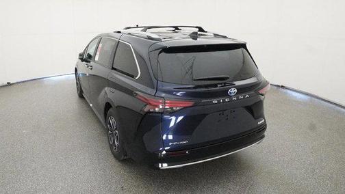 2025 Toyota Sienna Platinum