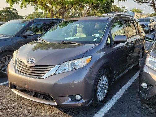 2013 Toyota Sienna XLE