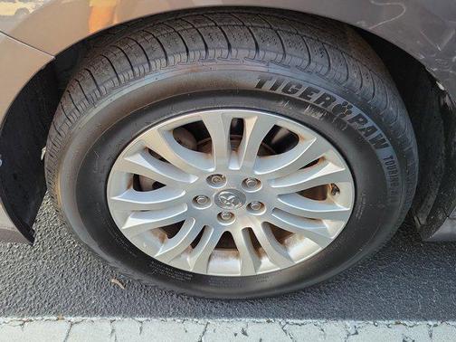 2013 Toyota Sienna XLE