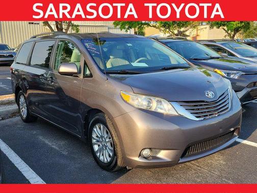 2013 Toyota Sienna XLE