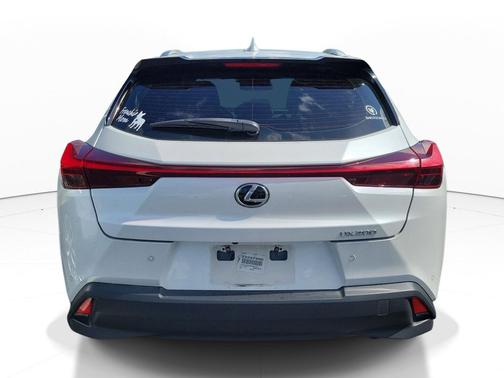 Eminent White Pearl 2022 Lexus UX 200 Base