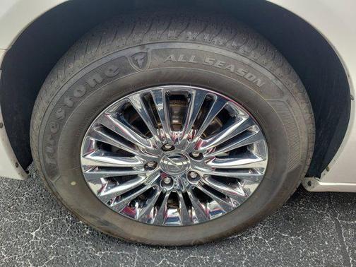 2011 Chrysler Town & Country Limited