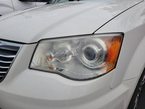 2011 Chrysler Town & Country Limited