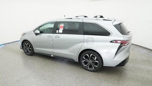 2025 Toyota Sienna Platinum