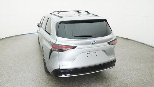 2025 Toyota Sienna Platinum