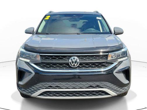 Platinum Gray Metallic 2022 Volkswagen Taos 1.5T SE