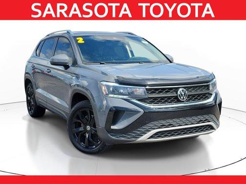 Platinum Gray Metallic 2022 Volkswagen Taos 1.5T SE