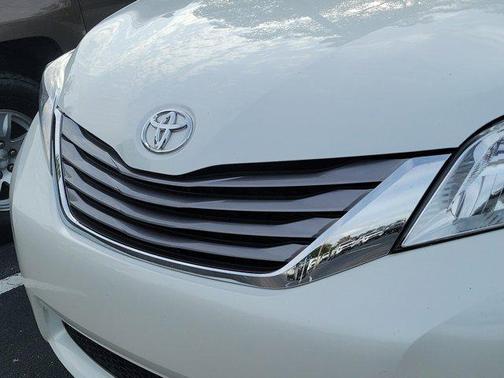 2016 Toyota Sienna XLE