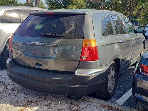 2004 Chrysler Pacifica Base