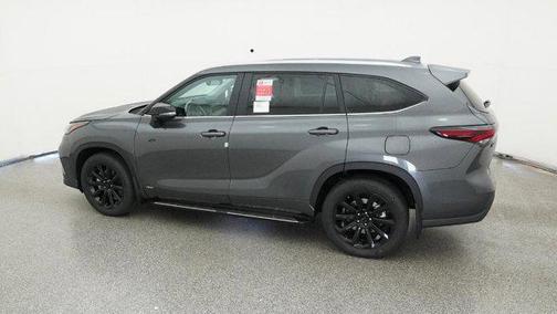 2025 Toyota Highlander Hybrid XLE