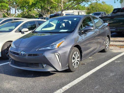 2019 Toyota Prius XLE
