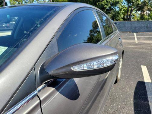 2011 Hyundai SONATA Limited