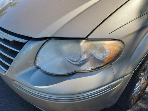 2006 Chrysler Town & Country Touring