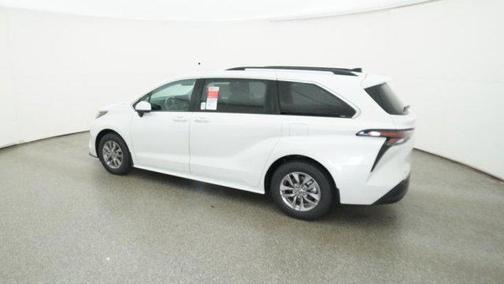 2025 Toyota Sienna XLE
