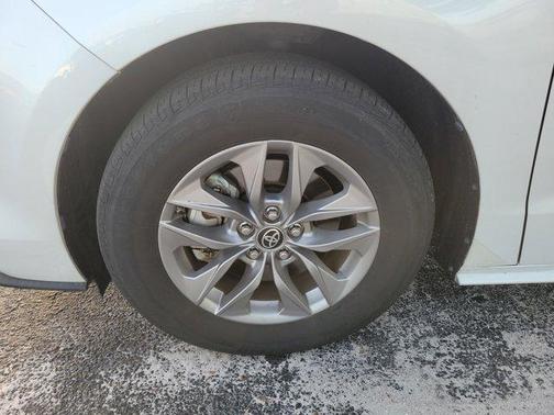 2022 Toyota Sienna XLE 7 Passenger