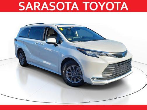 2022 Toyota Sienna XLE 7 Passenger