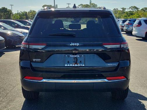 2023 Jeep Grand Cherokee Laredo