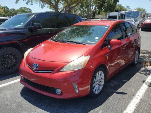 2014 Toyota Prius v Five