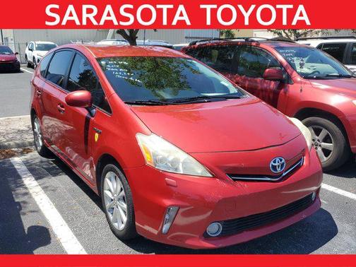 2014 Toyota Prius v Five