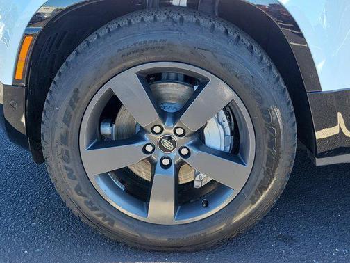 2023 Land Rover Defender 110 X-Dynamic SE