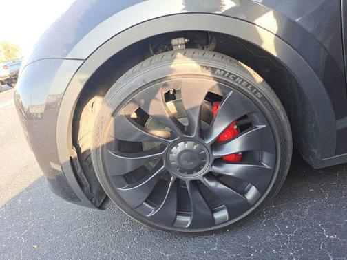2024 Tesla Model Y Performance Dual Motor All-Wheel Drive