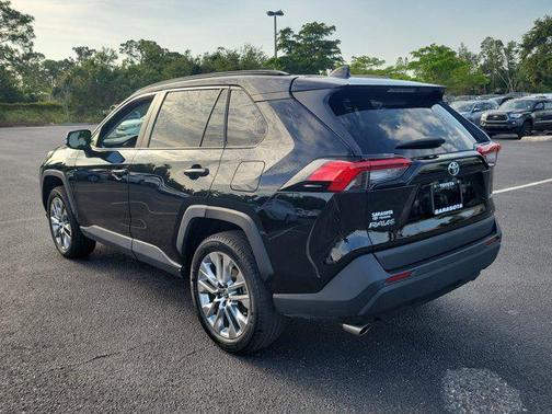 2021 Toyota RAV4 XLE Premium