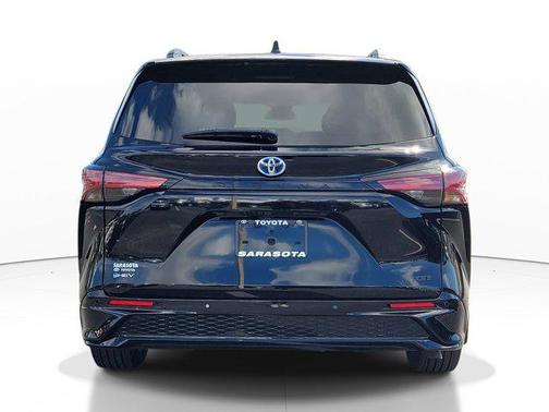 2025 Toyota Sienna XSE 7 Passenger