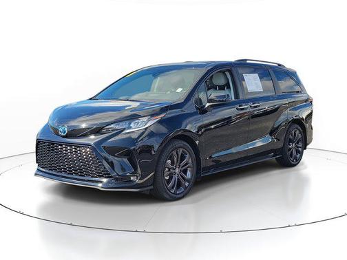 2025 Toyota Sienna XSE 7 Passenger