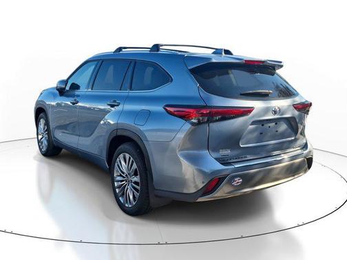 2023 Toyota Highlander Platinum