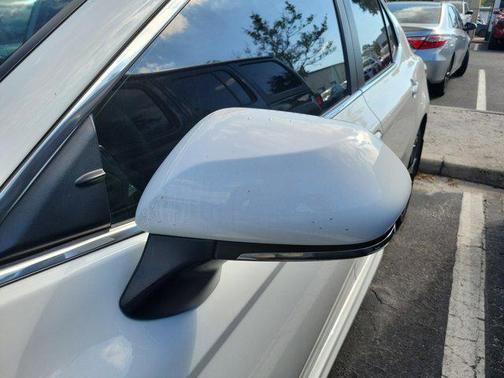 2024 Toyota Camry Hybrid SE