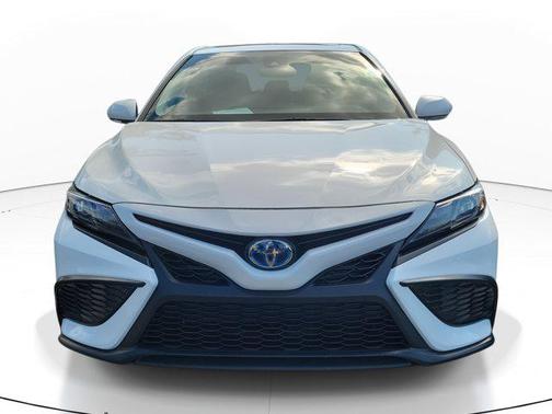 2024 Toyota Camry Hybrid SE