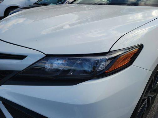 2024 Toyota Camry Hybrid SE