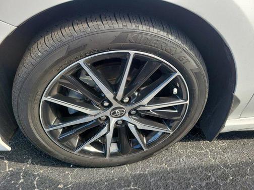 2024 Toyota Camry Hybrid SE