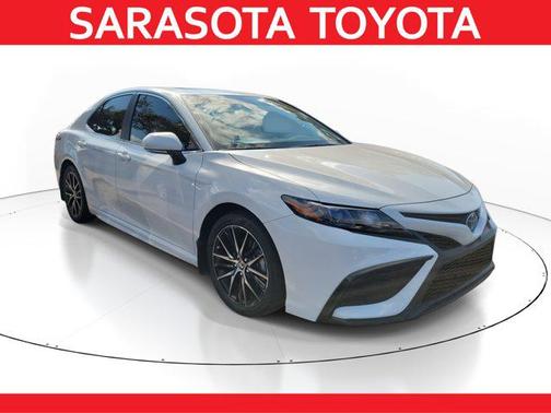 2024 Toyota Camry Hybrid SE