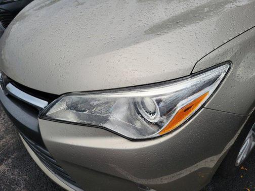 2016 Toyota Camry Hybrid LE