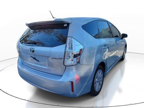 2013 Toyota Prius v Five