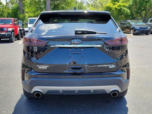 Black Metallic 2019 Ford Edge Titanium