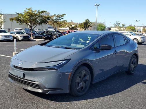 2025 Toyota Prius LE