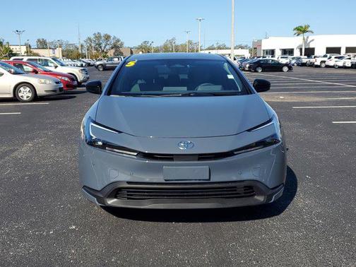2025 Toyota Prius LE