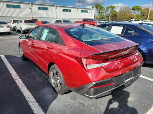 2025 Hyundai ELANTRA Sport