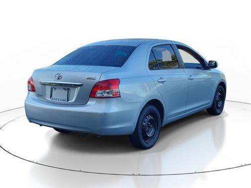 2012 Toyota Yaris L