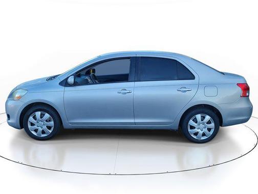 2012 Toyota Yaris L