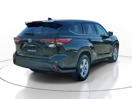 2022 Toyota Highlander LE