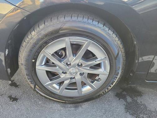 2016 Toyota Prius v Four